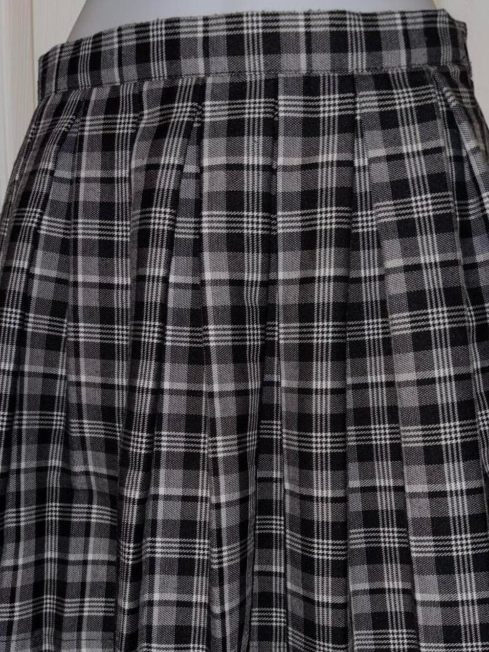 Cali 1850 black and white plaid pleated skirt - Picture 3 of 3